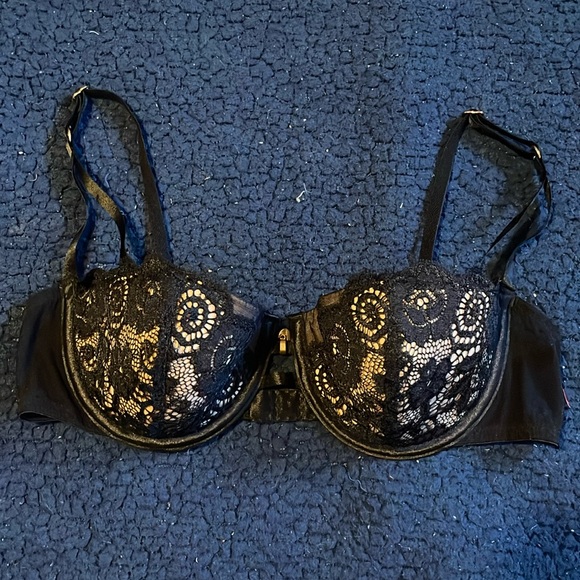 Victoria's Secret Other - Victoria secret very sexy pushup without padding bra